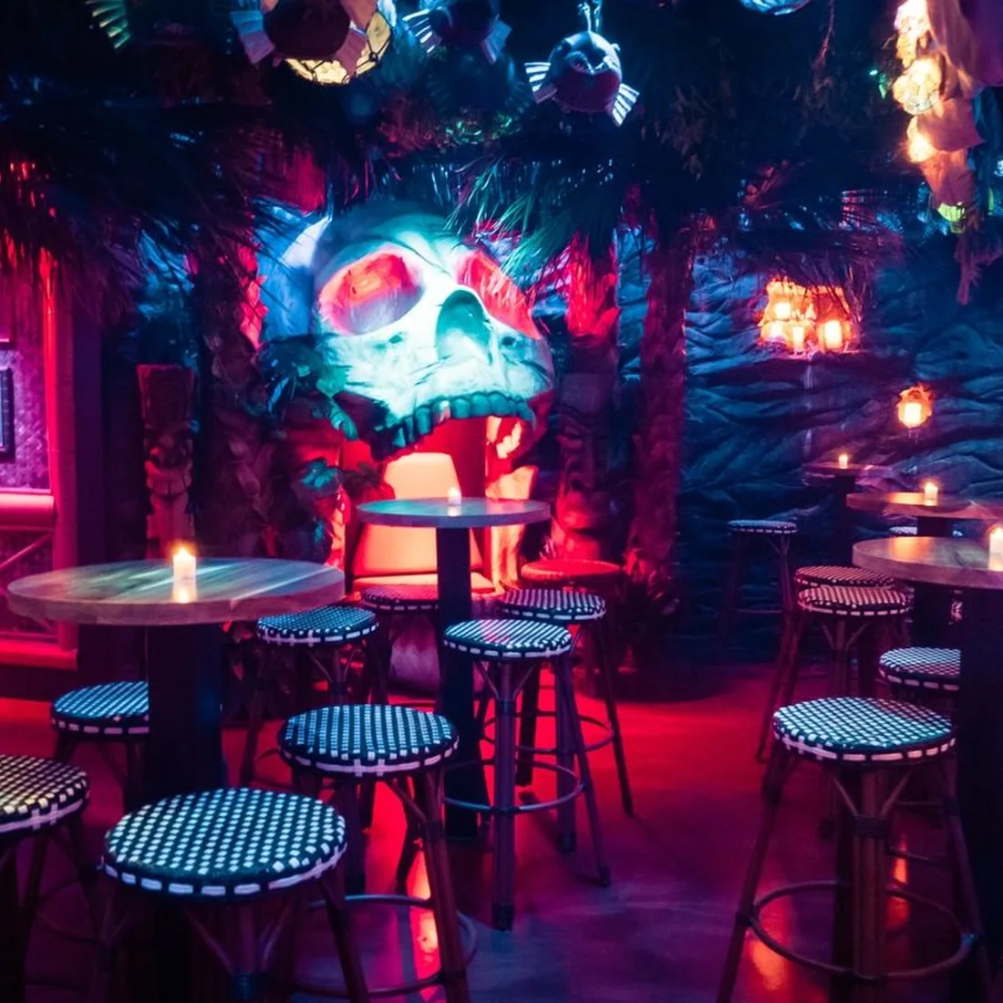 Colorful interior at Tropic Thunder